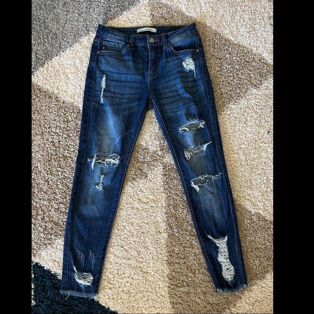 worn very few times